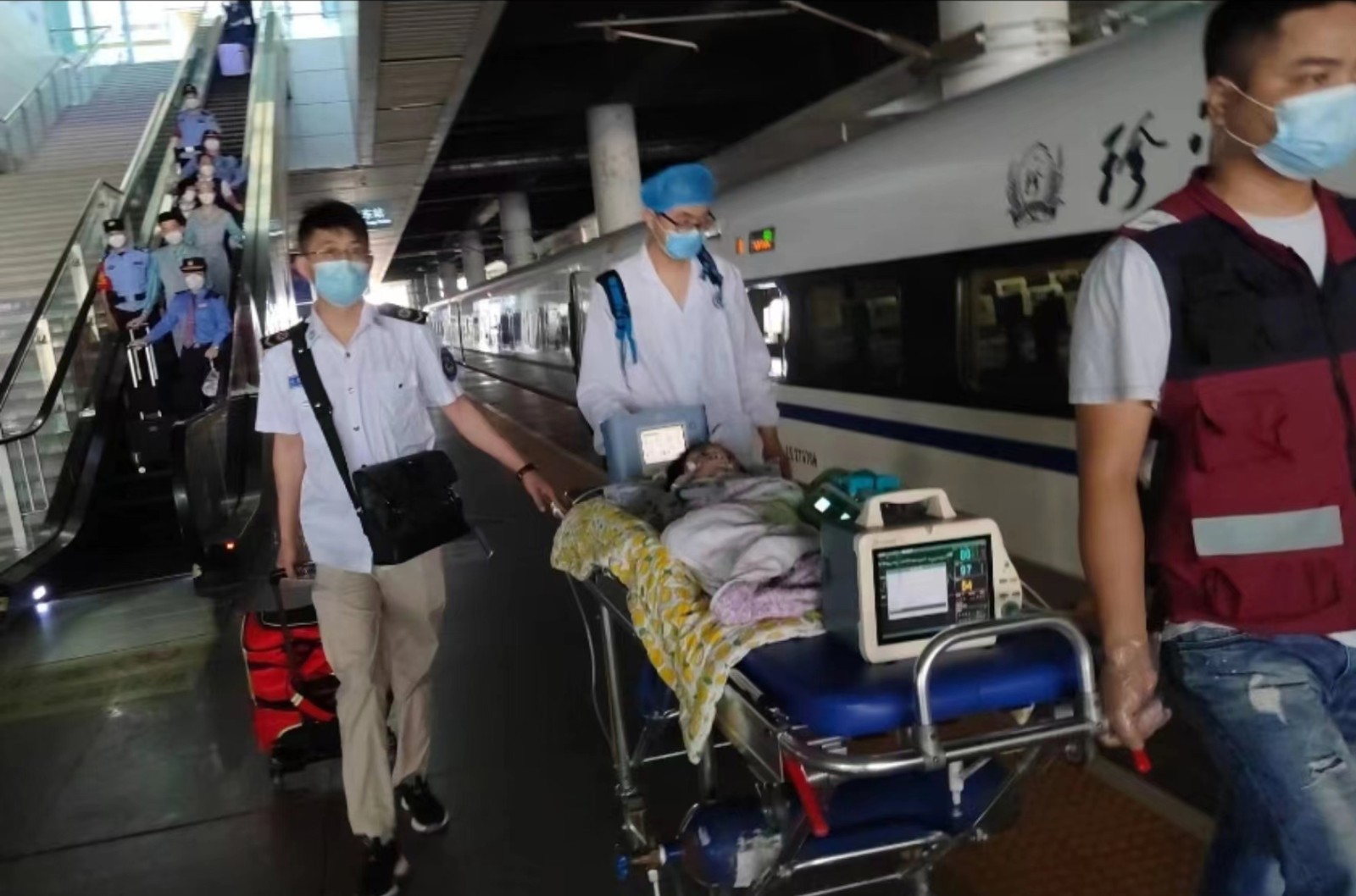 康定市高铁转运公司